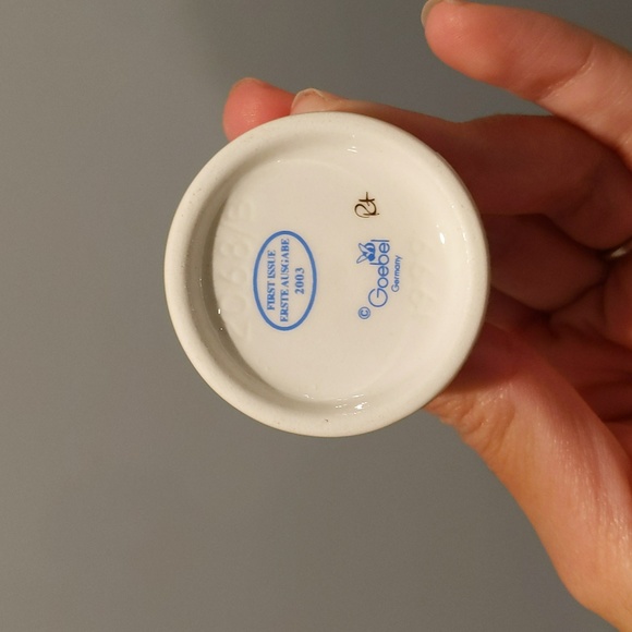 Vintage Hummel in Original Box A Four Leaf Clover 2003 #1991 - Picture 5 of 7